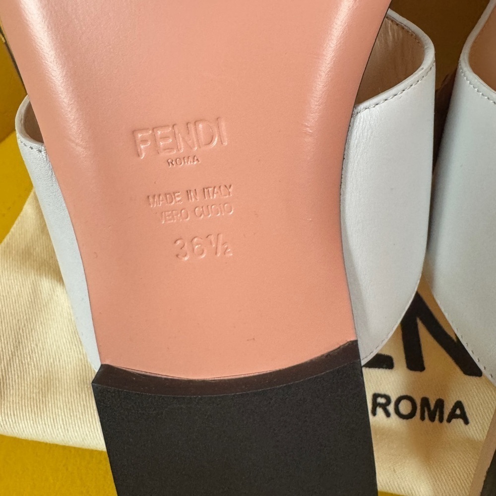 FENDI Sandals - Tong sandals Flat Studs leather white Size 6.5 - Picture 9 of 13
